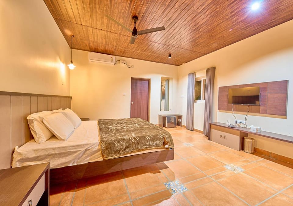 TV and multimedia, Photo of the whole room, Bedroom