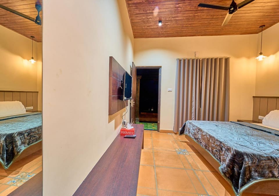 Bed, TV and multimedia, Photo of the whole room