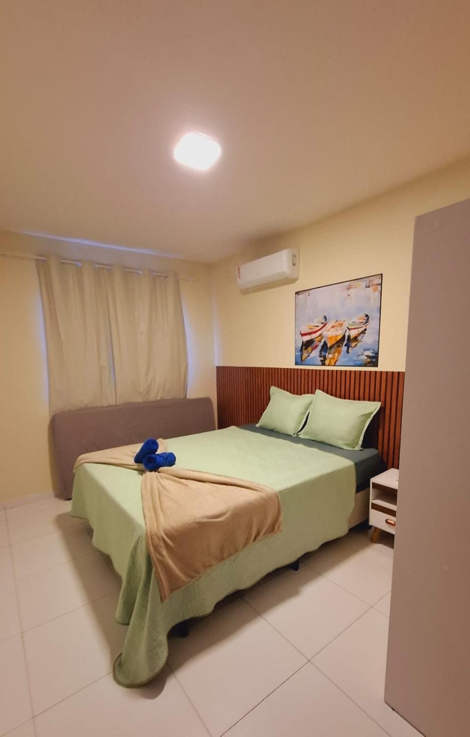 Bed, Photo of the whole room, Bedroom, towels, air conditioner