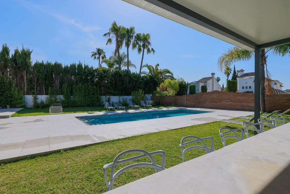 Patio, Day, Garden, Garden view, Pool view, Swimming pool, sunbed