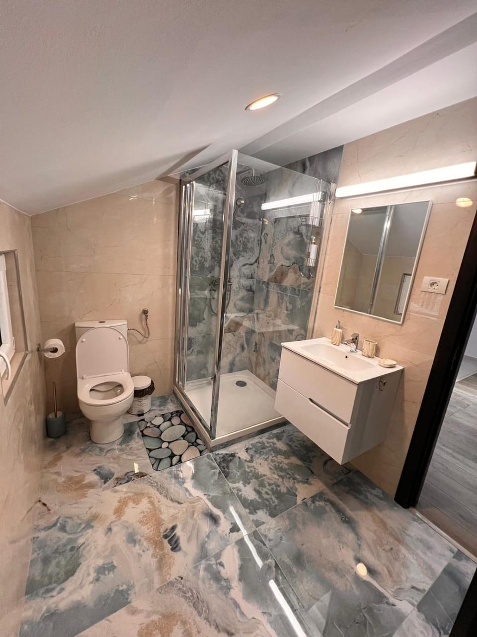 Shower, Toilet, Bathroom