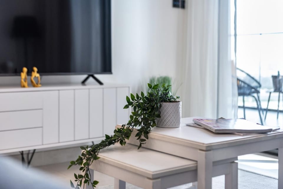 The Smart Concierge - Binghatti Canal Apartment in Dubai
