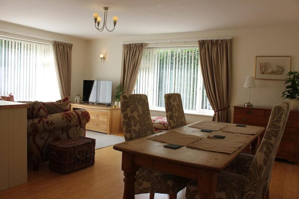 Guest house close to station Apartment in Cheltenham