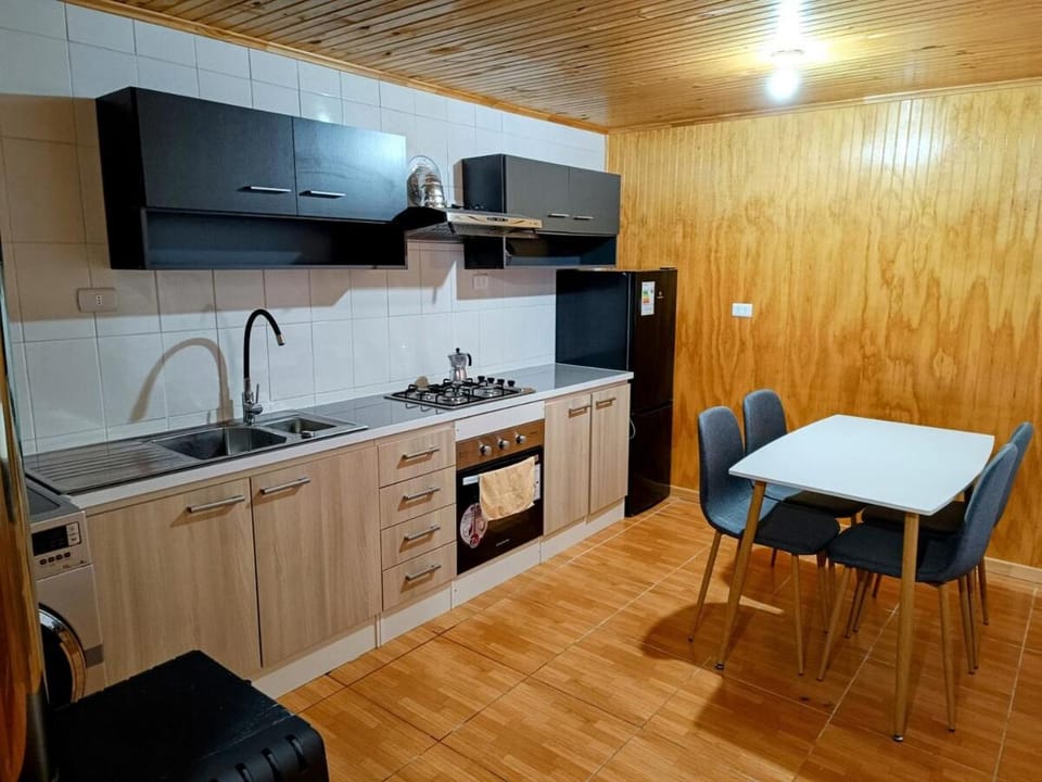Casa de Campo a 15km de Coyhaique House in Chubut Province, Argentina