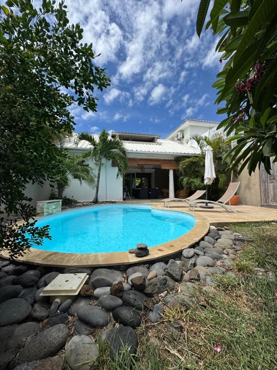 Garden, Swimming pool