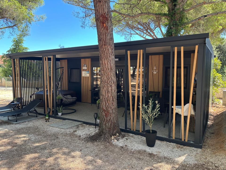 Property building, Garden, Garden view