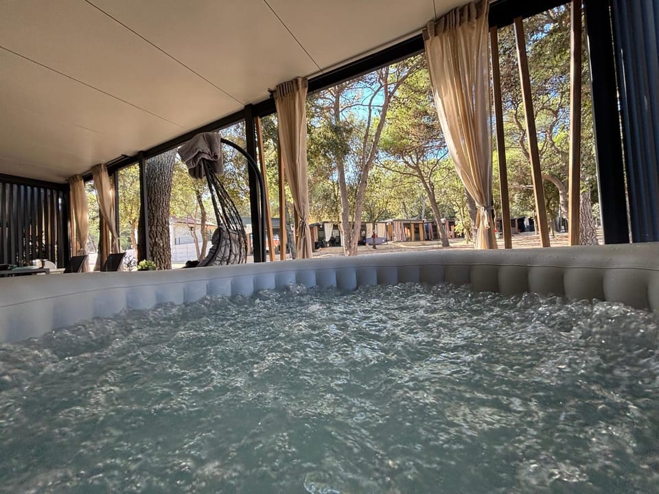 TJ Escape - Mobile Home Campground/ 
RV Resort in Šibenik-Knin County, Croatia