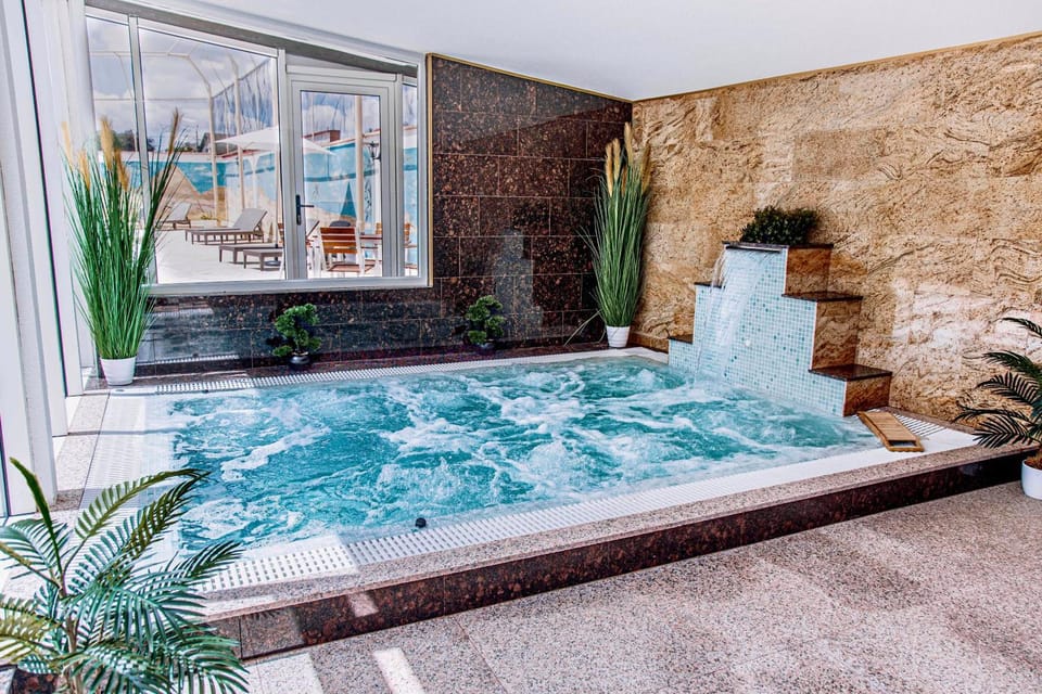 Spa and wellness centre/facilities, Swimming pool