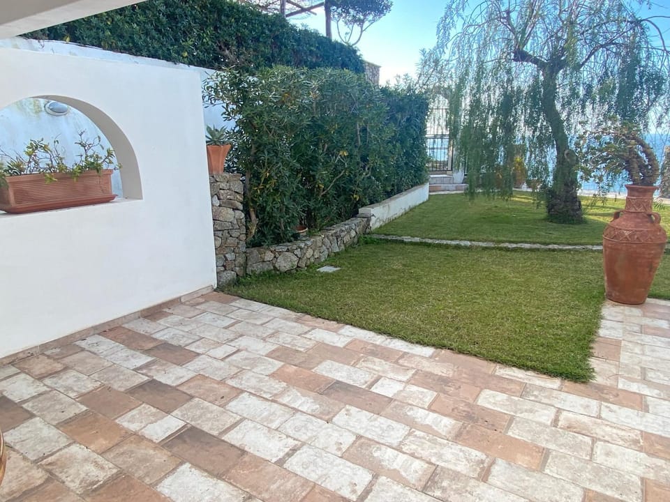 Inner courtyard view