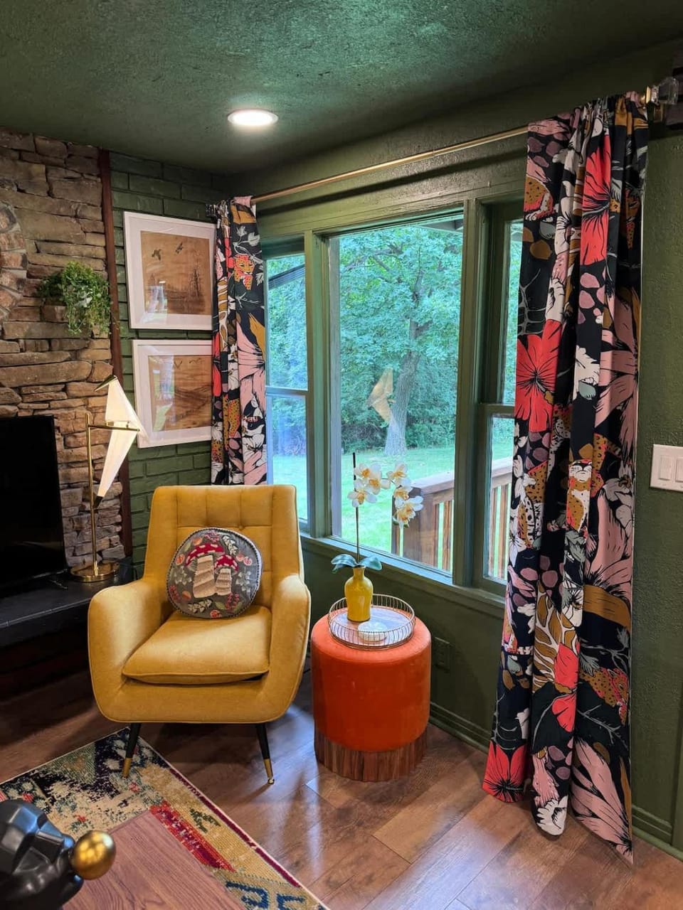 Kitschy Kottage House in Springfield