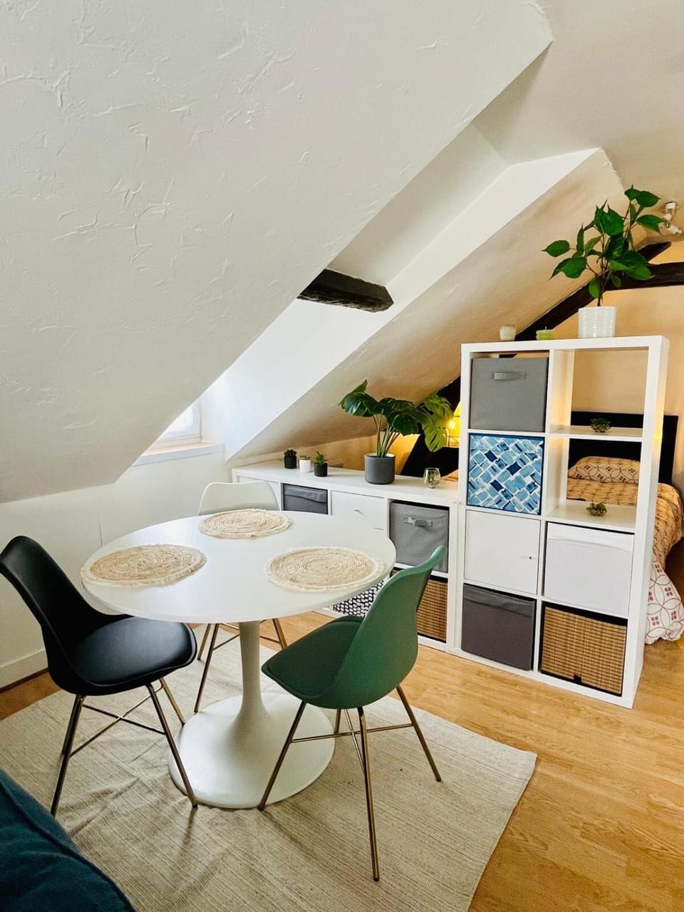 Living room, Dining area