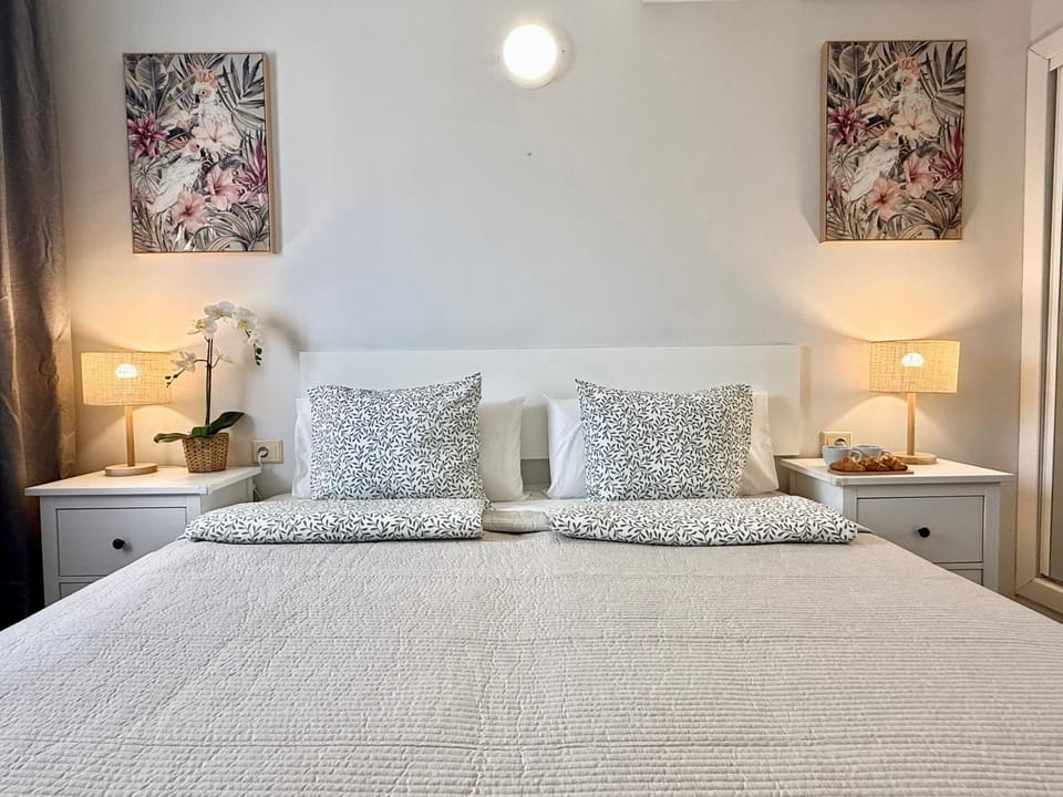 Bed, Decorative detail, Bedroom