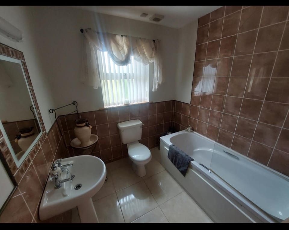 Carndonagh - 3-Bedrooms - Sleeps 6 7 - Garden House in County Donegal
