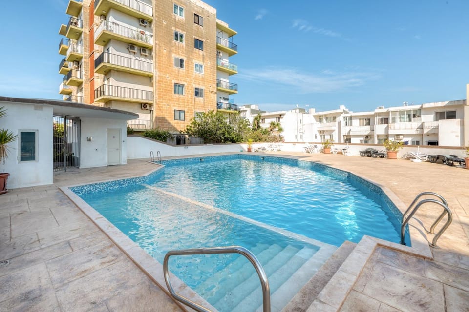 Amazing apartment with pool in Malta Apartment in Saint Julians