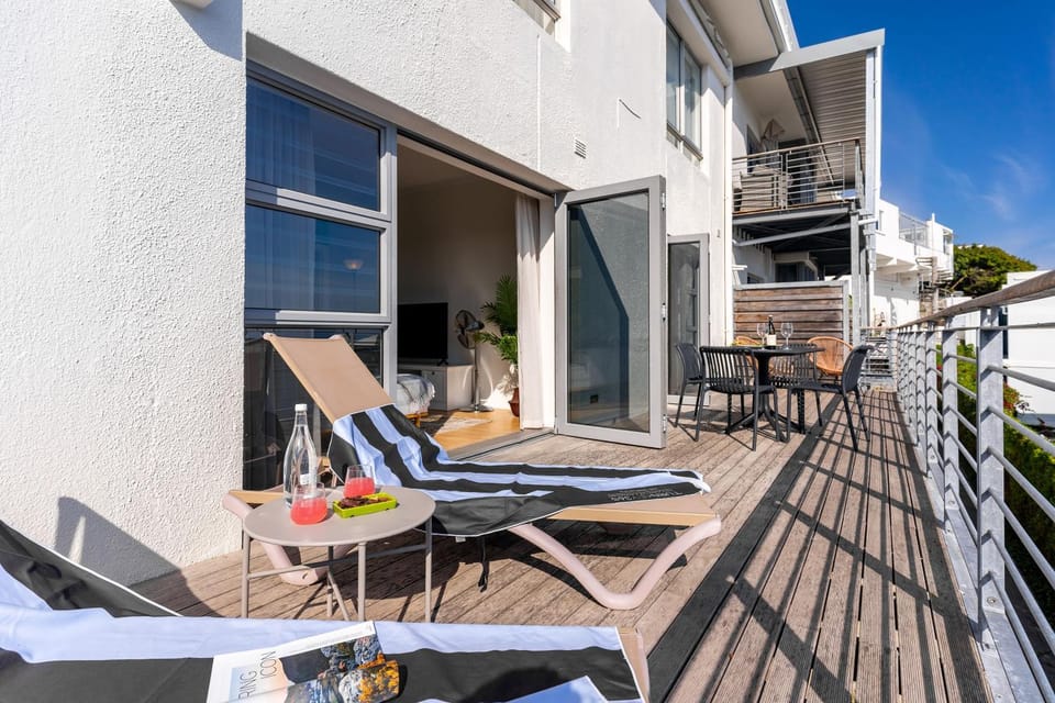 Camps Bay Caprice - 5 min walk to beach Apartment in Camps Bay
