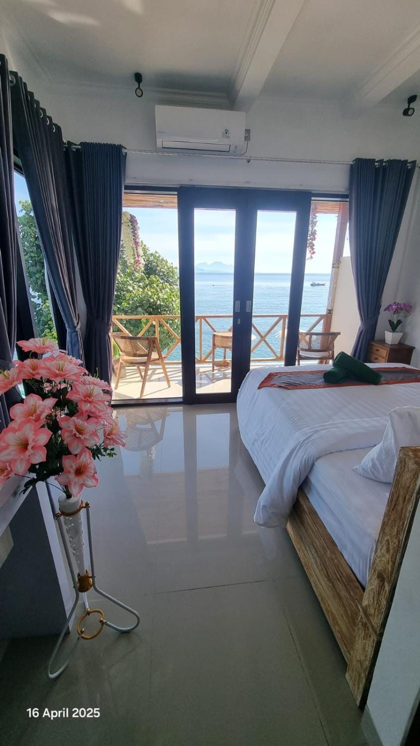Bed, View (from property/room), Balcony/Terrace, Photo of the whole room, Bedroom, Sea view