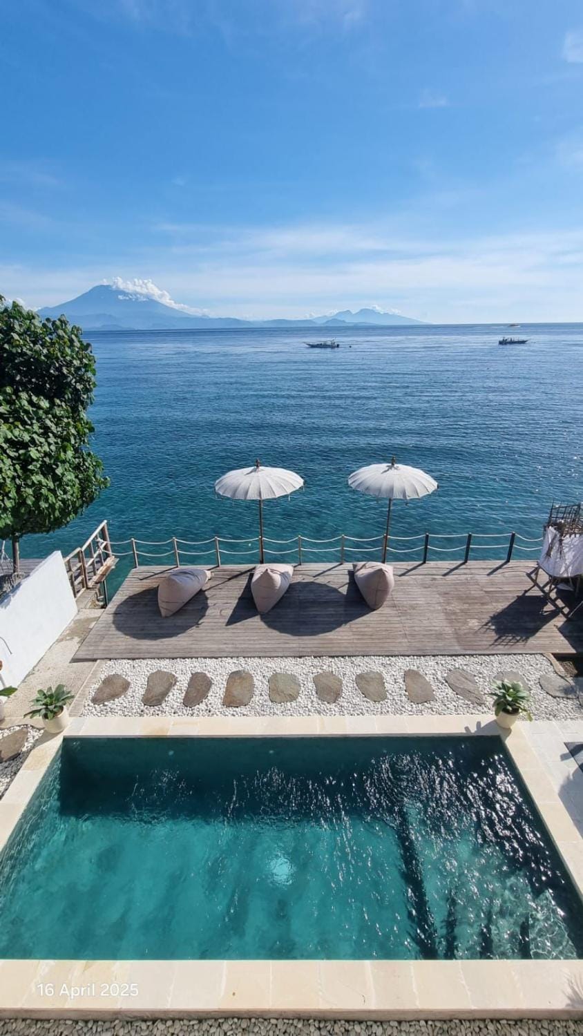 Day, View (from property/room), Pool view, Sea view, Swimming pool