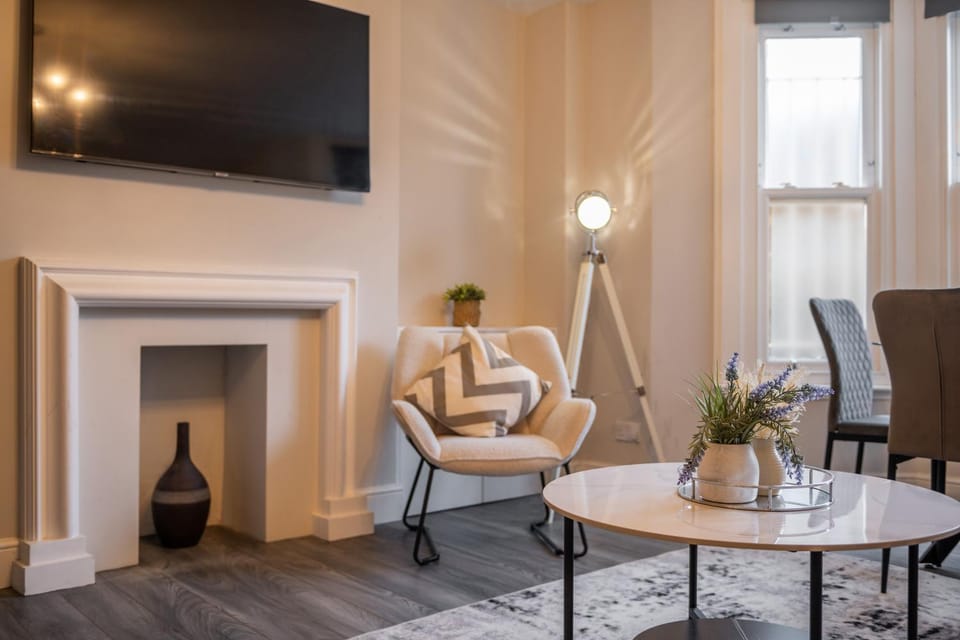 TV and multimedia, Living room, Seating area