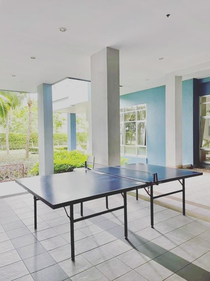 Game Room, Table tennis