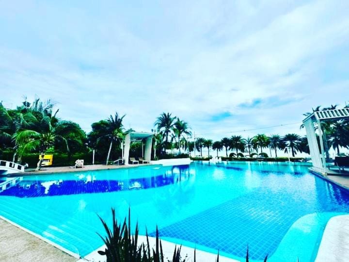 Day, Natural landscape, Aqua park, Pool view, Sea view, Sea view, Swimming pool, sunbed