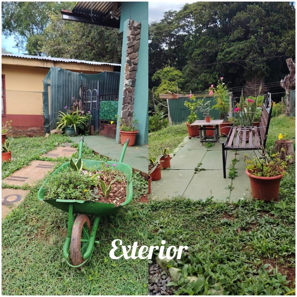 La casita de Nana Apartment in Puntarenas Province