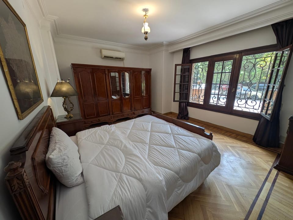 Bed, Photo of the whole room, wardrobe, air conditioner