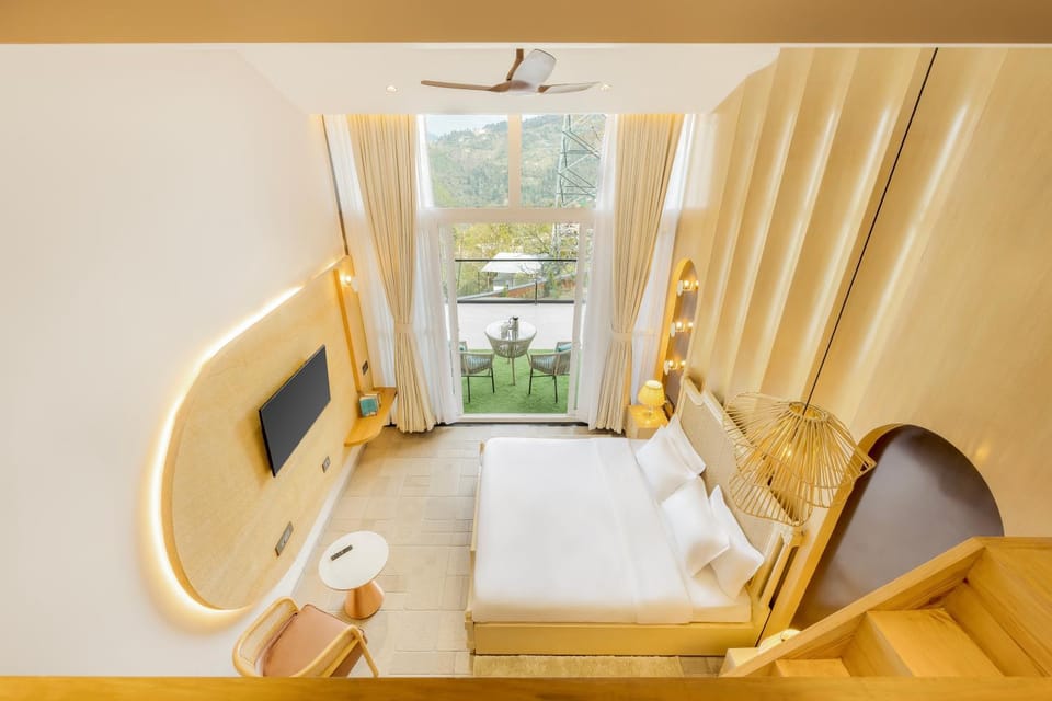 Photo of the whole room, Bedroom