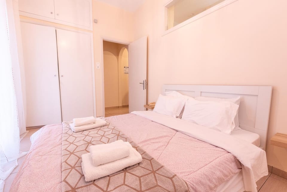 AKTIS apartment 4-10min from airport Apartment in East Attica Regional Unit, Greece