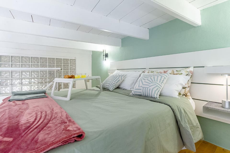 Bed, Bedroom