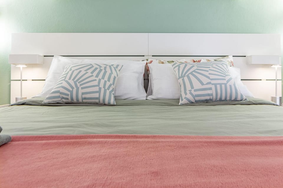Bed, Photo of the whole room