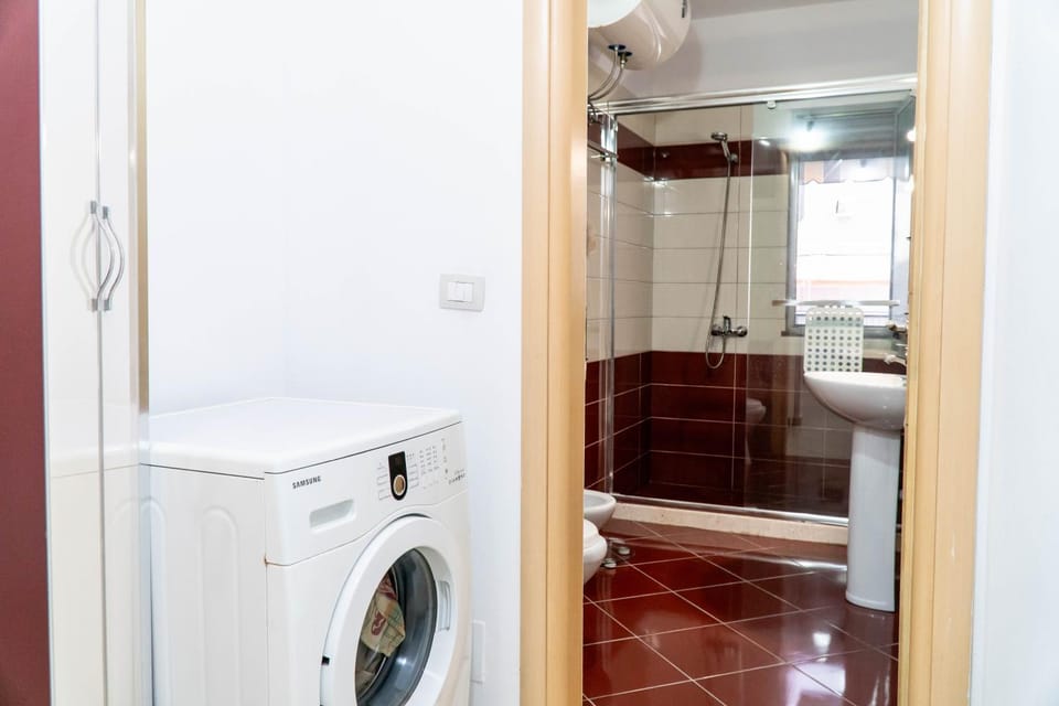 Shower, Bathroom, towels, washing machine