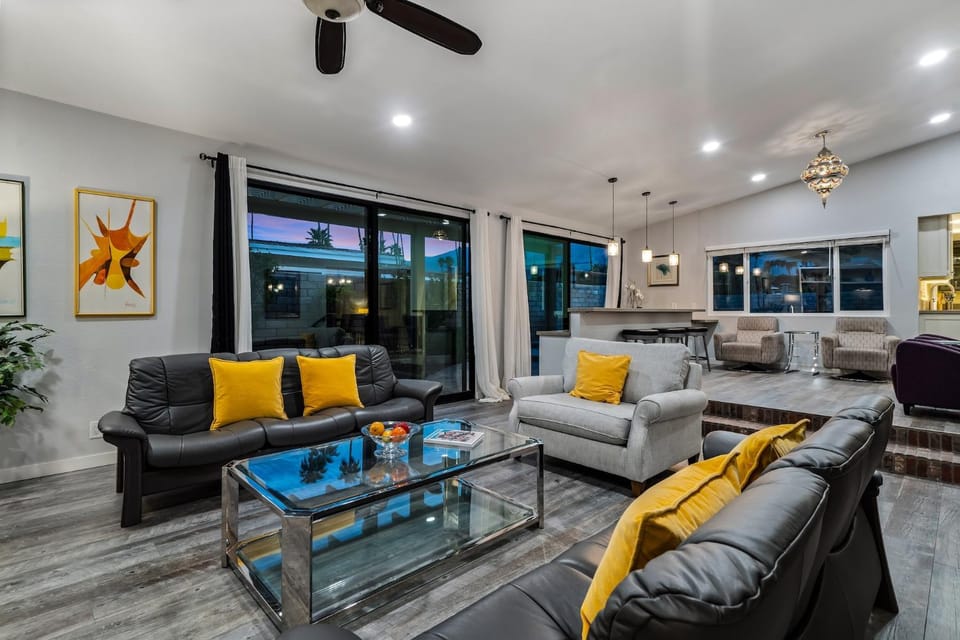 Azure Gate Retreat House in Palm Springs