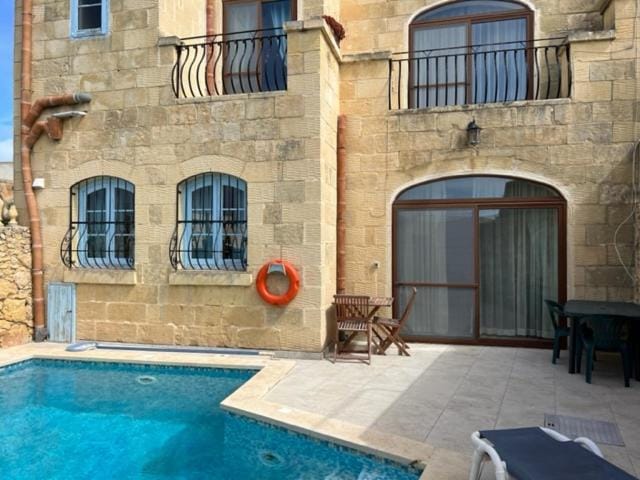4 Bedroom Holiday Home with Private Pool House in Malta