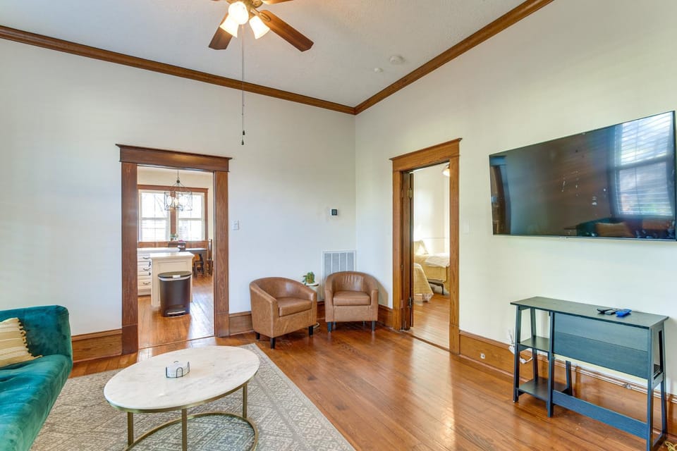 5 Mi to Dtwn Houston: Charming Gem w/ Patio & Yard House in Houston