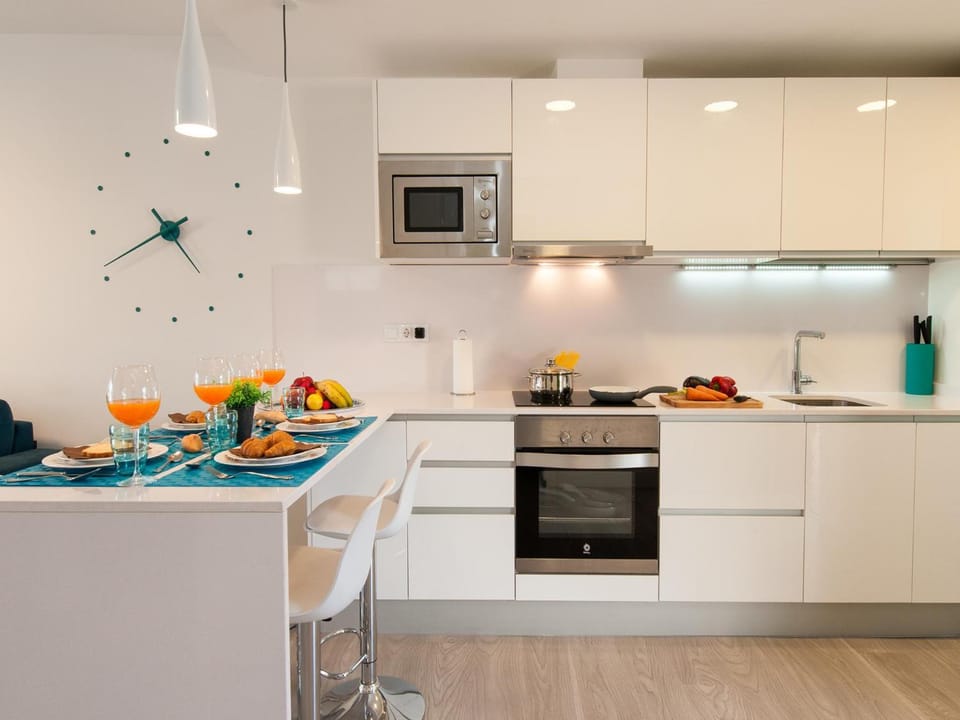 Kitchen or kitchenette, oven