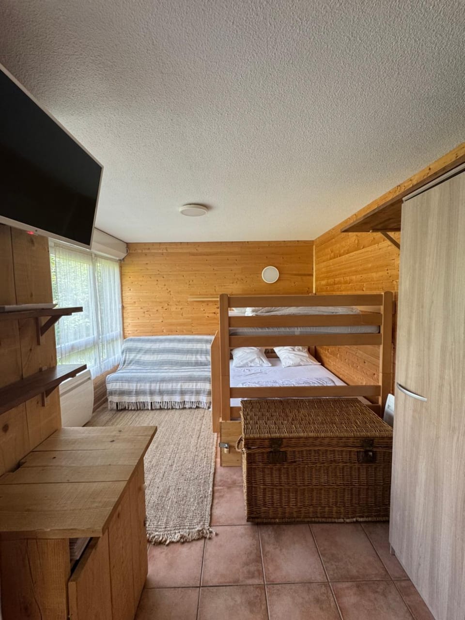 Photo of the whole room, bunk bed