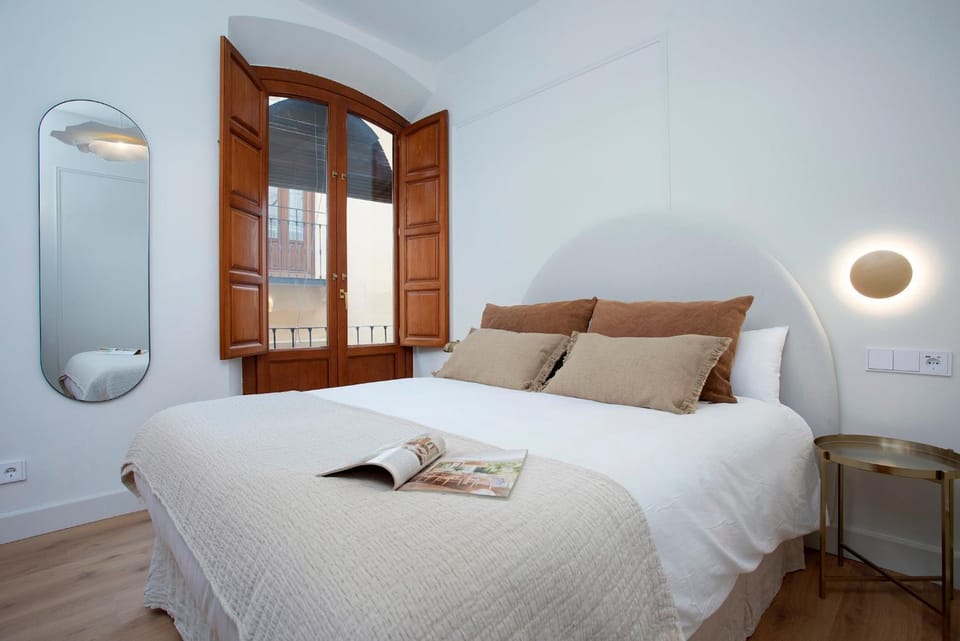 Bed, Balcony/Terrace, Photo of the whole room, Bedroom, wardrobe