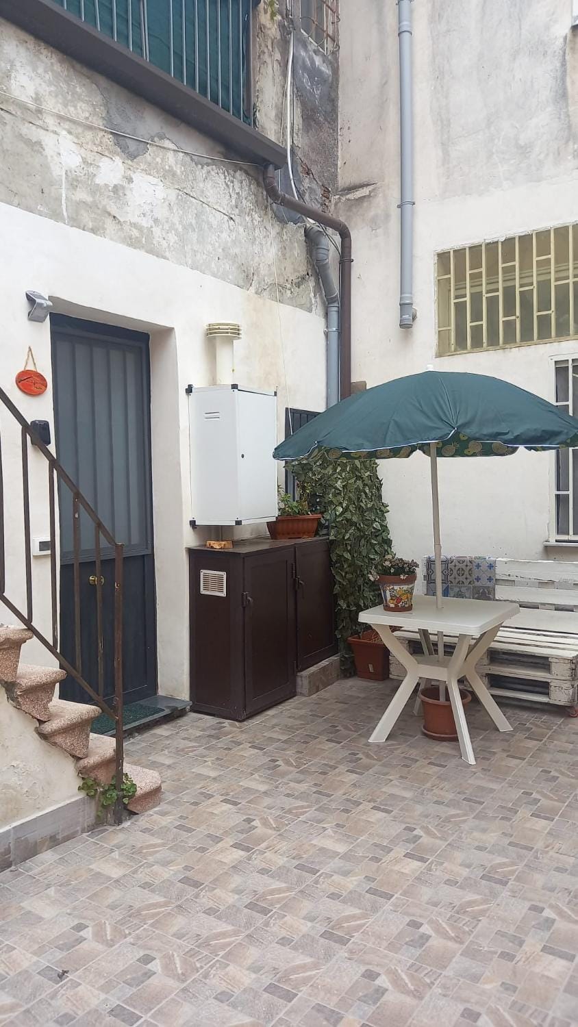 Patio, Facade/entrance