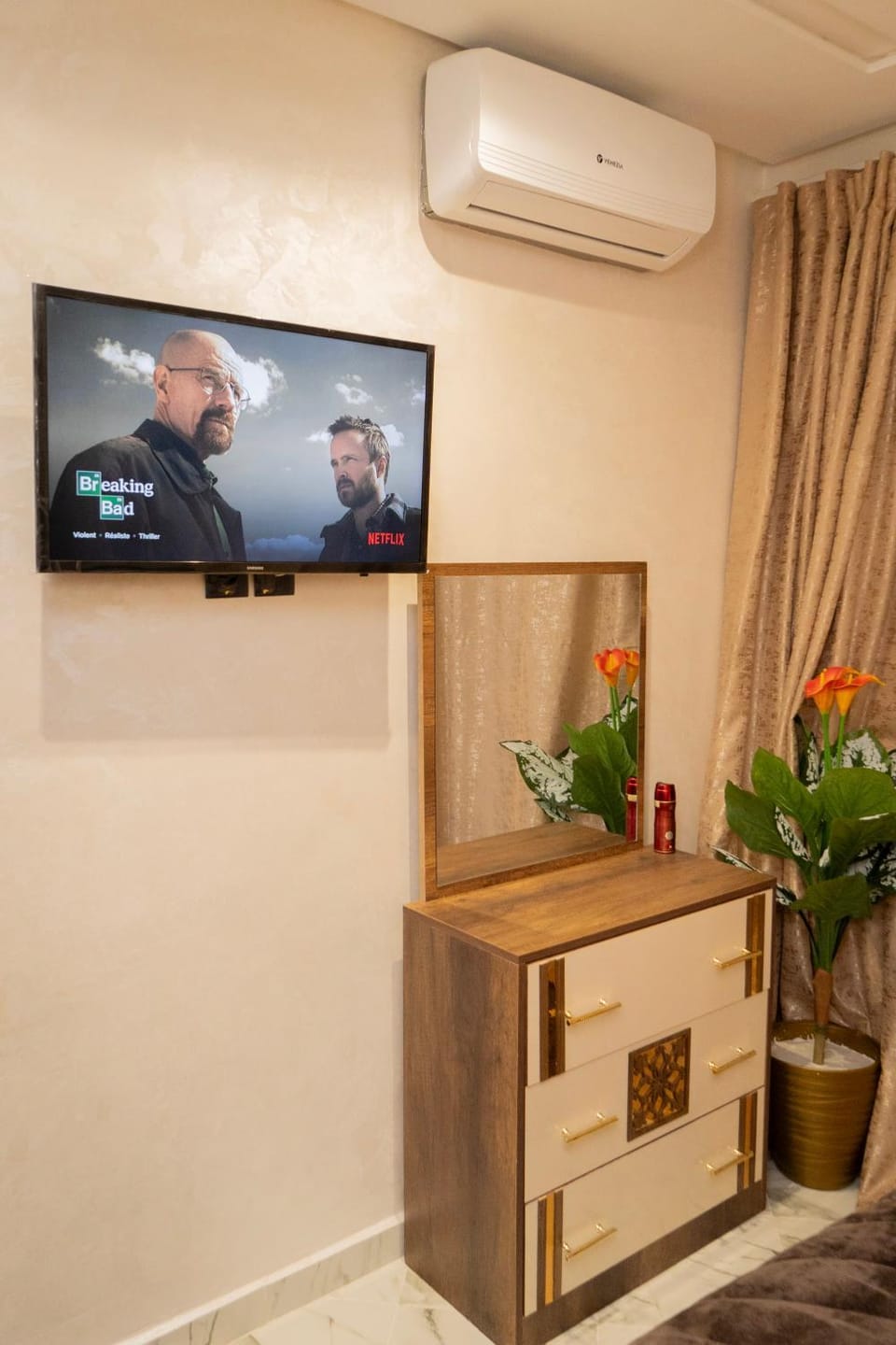 TV and multimedia, Bedroom, air conditioner