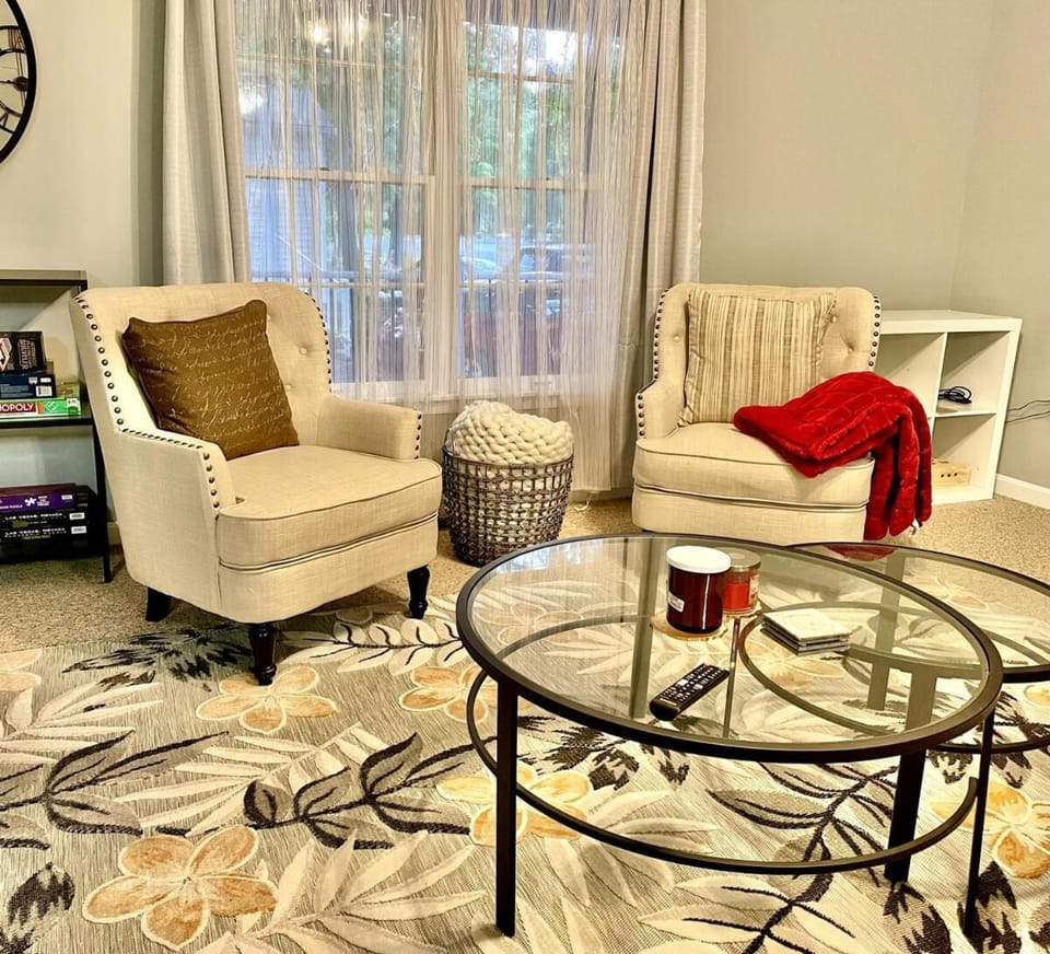 Living room, Seating area
