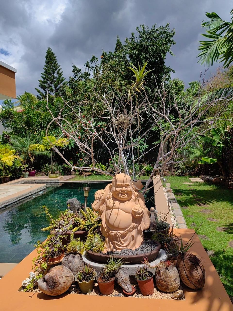 2 Bedrooms Ground floor villa with private pool & garden Apartment in Rivière Noire District, Mauritius