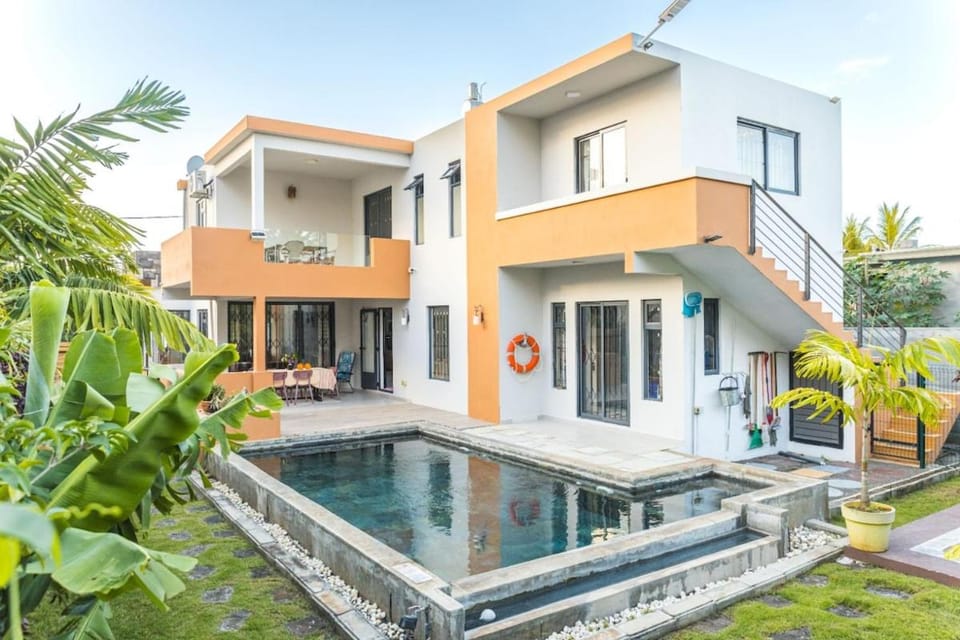 2 Bedrooms Ground floor villa with private pool & garden Apartment in Rivière Noire District, Mauritius