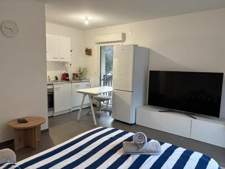 Le Lorina I Studio Apartment in Saint-Julien-en-Genevois