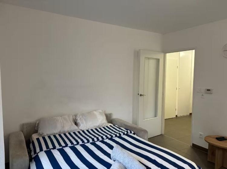Le Lorina I Studio Apartment in Saint-Julien-en-Genevois