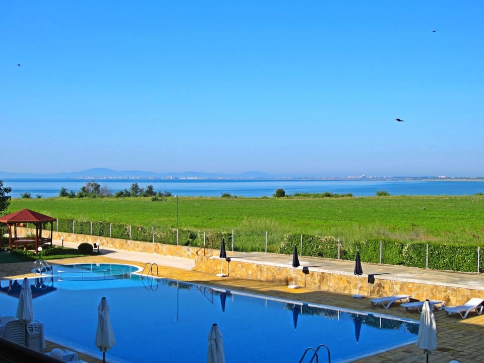 View (from property/room), Landmark view, Mountain view, Pool view, Sea view, Swimming pool