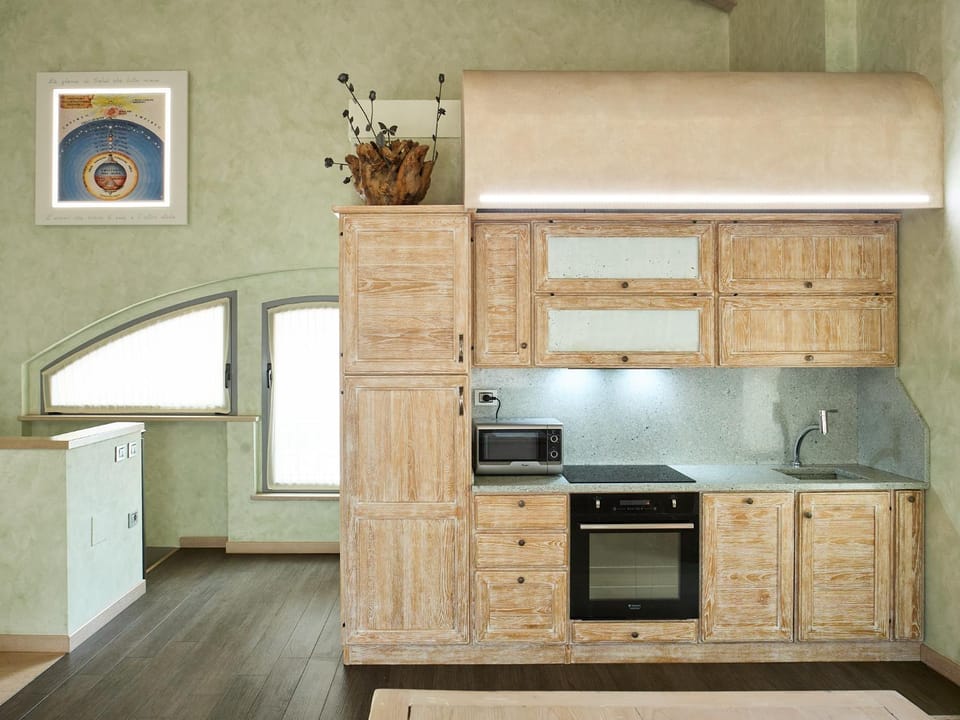 Kitchen or kitchenette, oven, stove