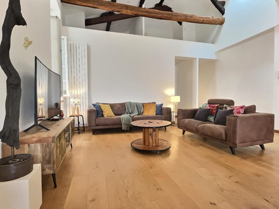 Communal lounge/ TV room, Living room