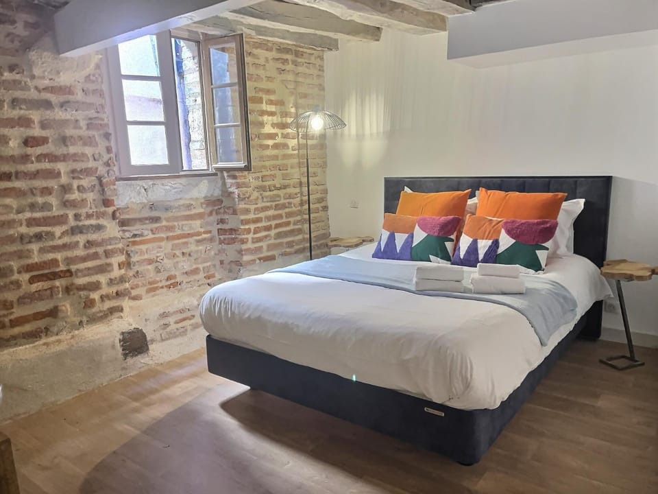 Bed, Bedroom