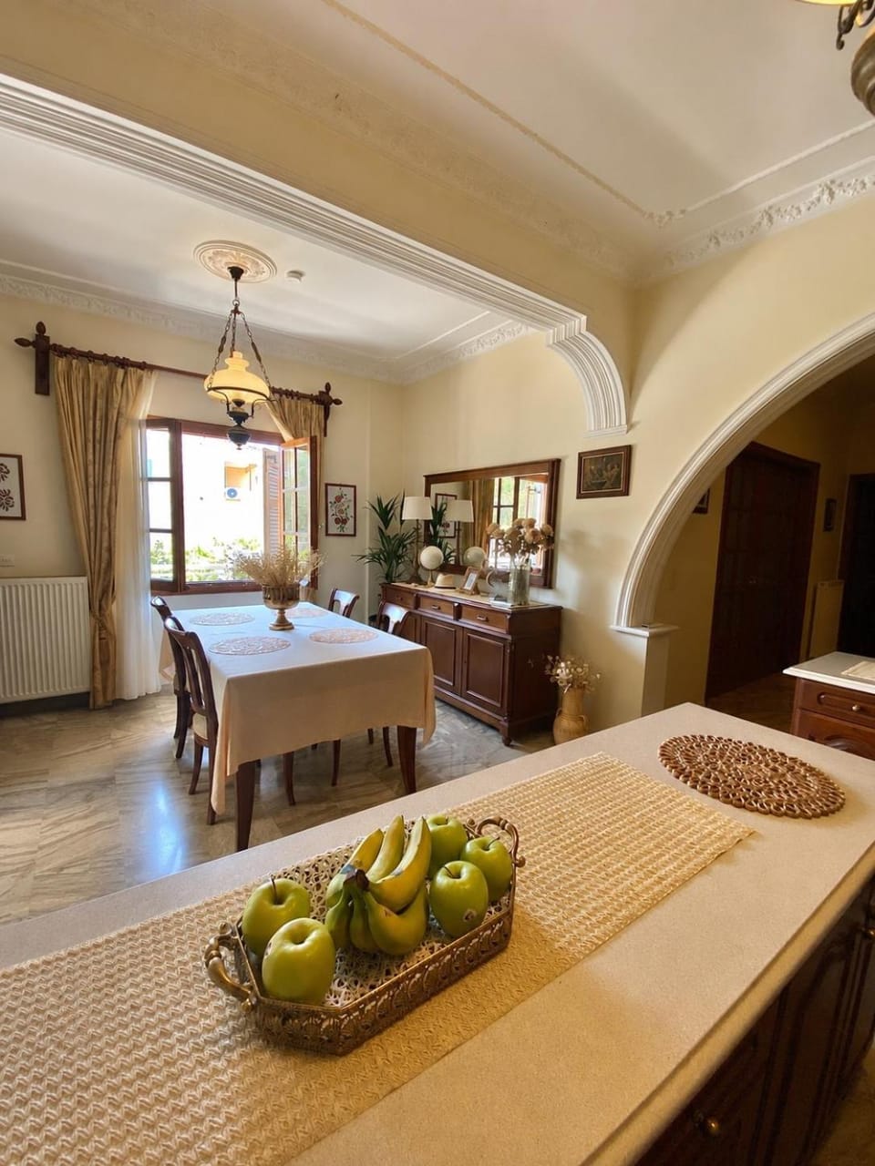 Dining area, Food