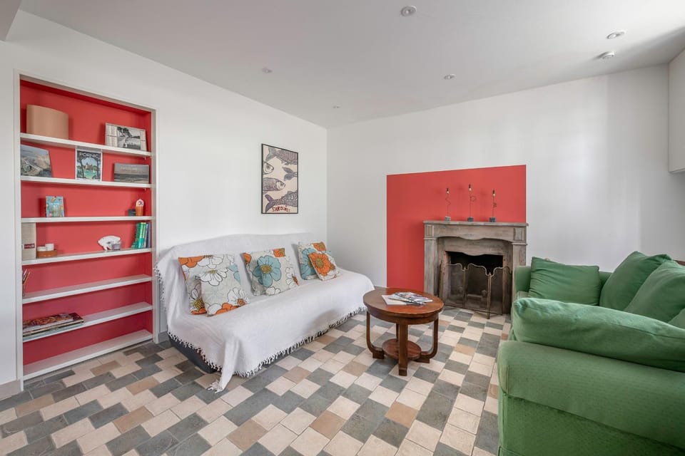 Communal lounge/ TV room, Living room